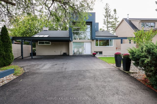 Detached at 90 Berkinshaw Crescent, Toronto, ON M3B 2T2, Toronto C13