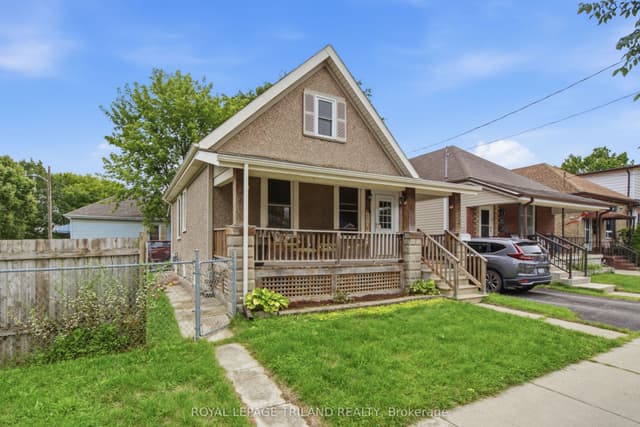Detached at 132 Oak Street, London East, ON N5Z 2H6