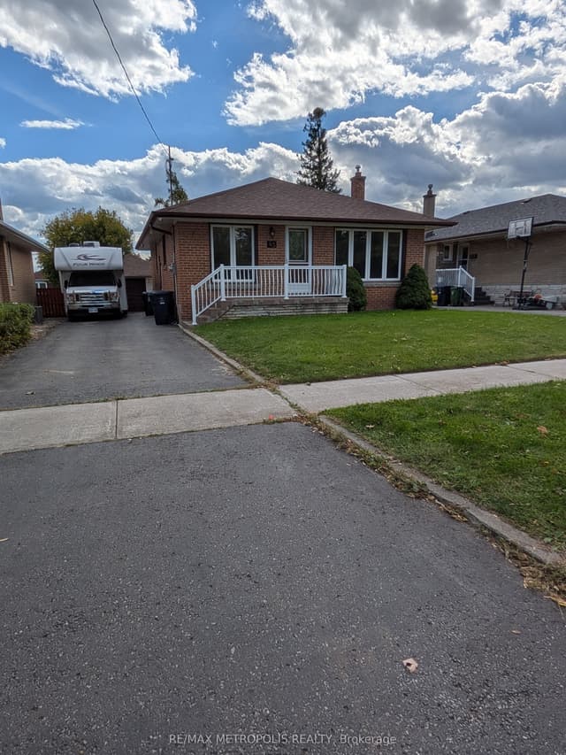 Detached at 43 Lewiston Road Main, Toronto, ON M1P 1X8, Toronto E04