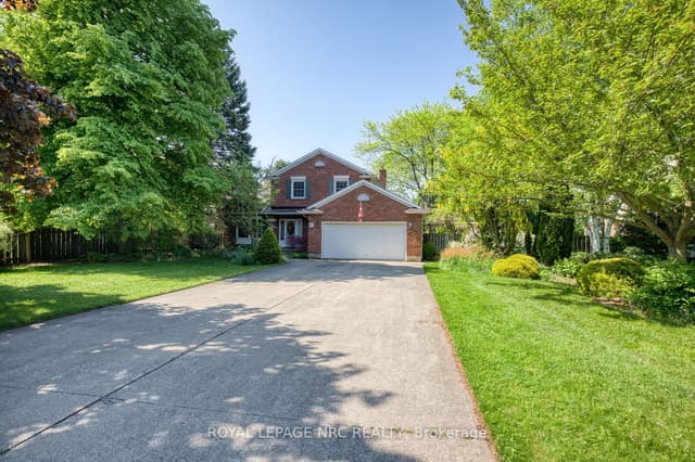 Detached at 35 Garrison Village Drive, Niagara-on-the-Lake, ON L0S 1J0