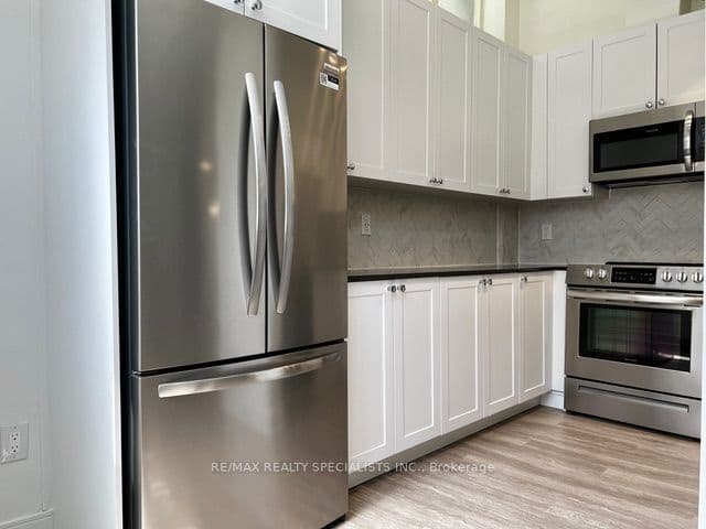 Suite 903 · Floor 9, Unit 903 · 100 Gloucester St S