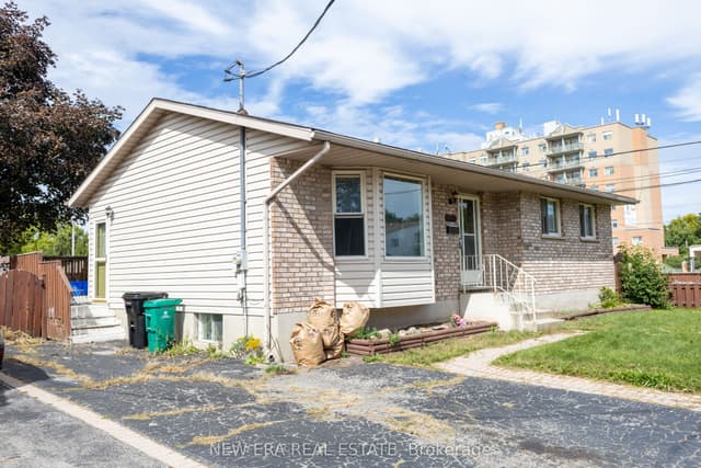 Detached at 120 Union Street S, Cambridge, ON N3H 2H1