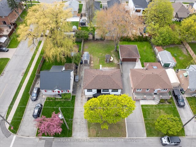 Detached at 42 Deerhurst Avenue, Toronto, ON M9N 3A7, Toronto W04