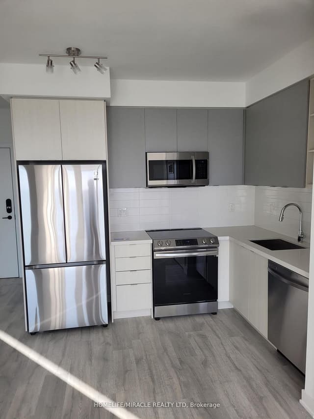 Condo Apartment at 4655 Metcalfe Avenue 1801, Mississauga, ON L5M 0Z7