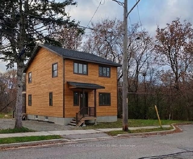 Detached at 85 Hall Street, Oshawa, ON L1H 2Y8