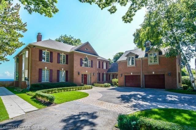 Detached at 16 Ennisclare Drive W, Oakville, ON L6J 4N2
