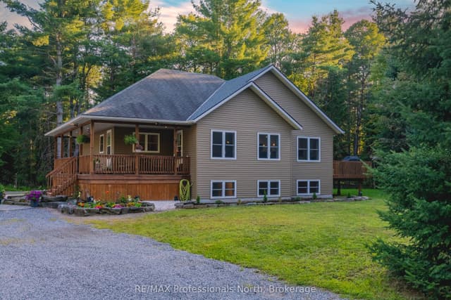 Detached at 419 South Mary Lake Road, Huntsville, ON P0B 1L0