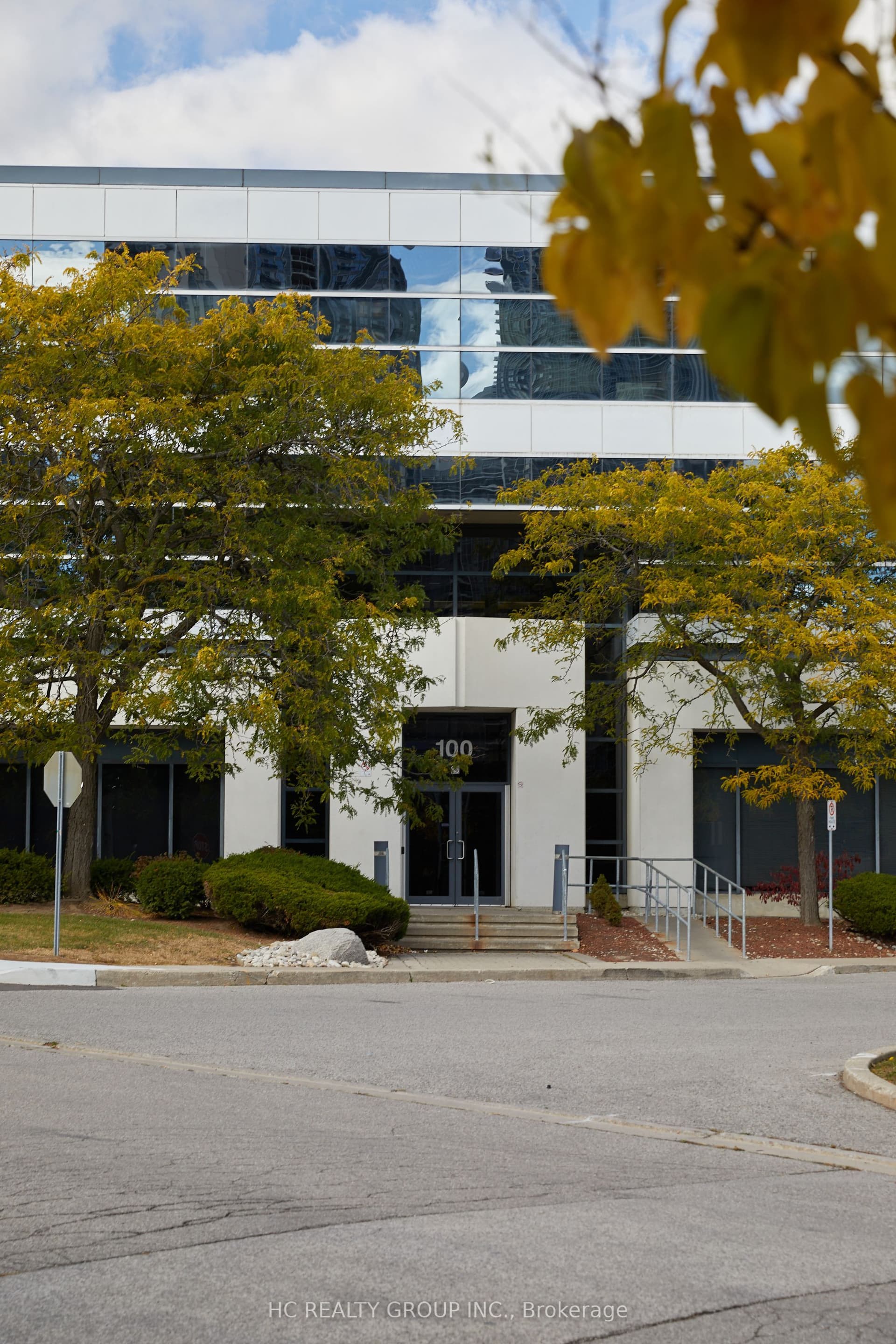 Unit 360, Unit 360 · 100 Cowdray Crt