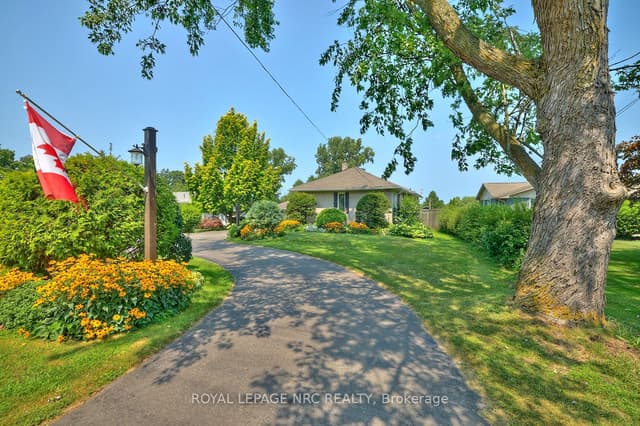 Detached at 1750 York Road, Niagara-on-the-Lake, ON L0S 1J0