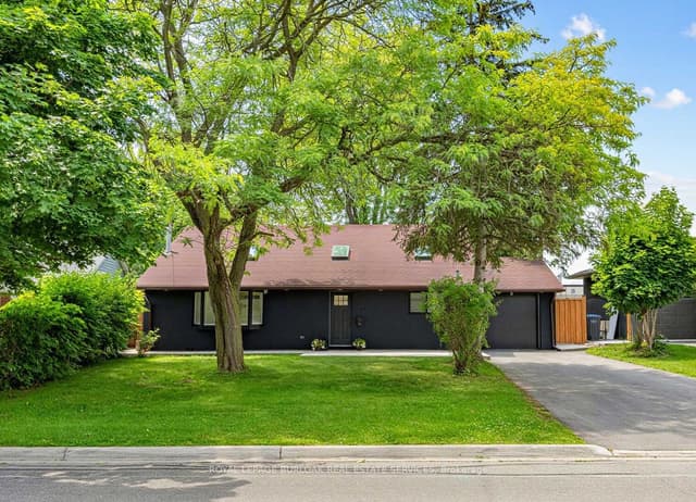Detached at 13 Swanhurst Boulevard, Mississauga, ON L5N 1B6