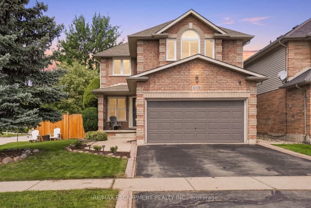 Detached at 4109 Forest Run Avenue, Burlington, ON L7M 4L7