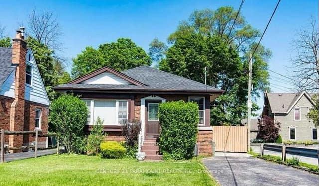Detached at 16 Kingsmount Street, Hamilton, ON L8S 3B3