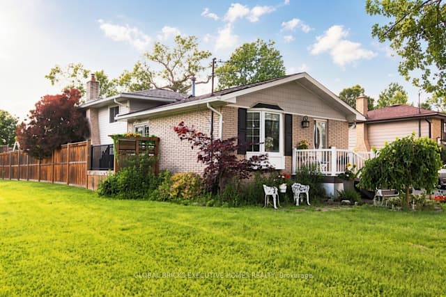 Detached at 45 Albert Street, Fort Erie, ON L2A 5K9