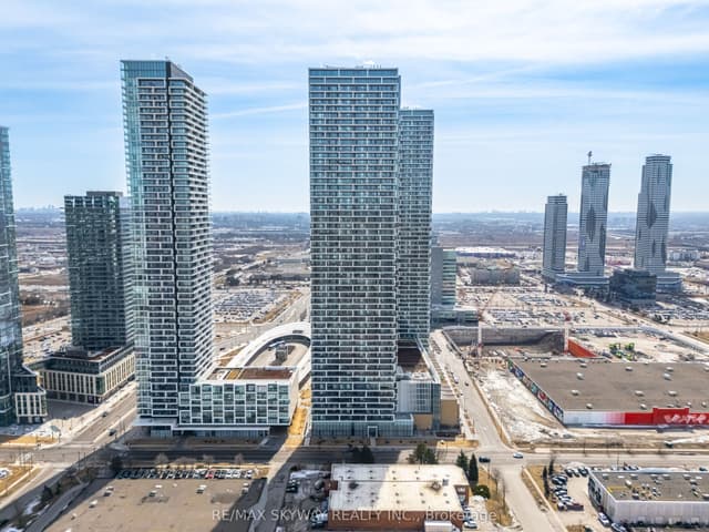 Condo Apartment at 898 Portage Parkway 5605, Vaughan, ON L4K 0J6