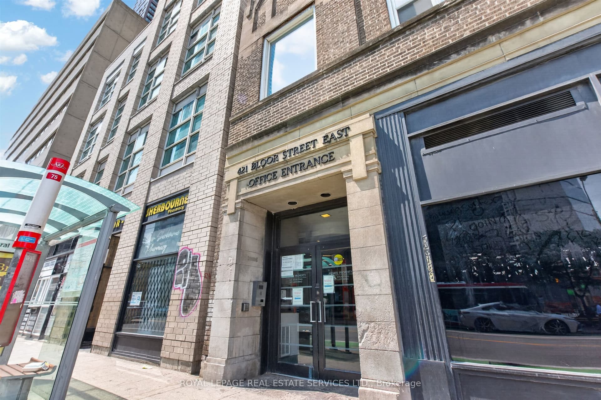 Unit 207/208, Unit 207/208 · 421 Bloor St E