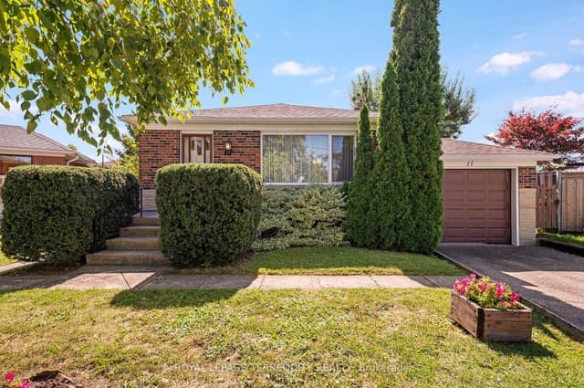 Detached at 11 Picton Crescent, Toronto, ON M3K 1W4, Toronto W05