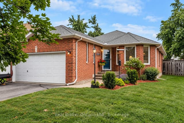 Detached at 15 Neelands Street, Barrie, ON L4N 7A1