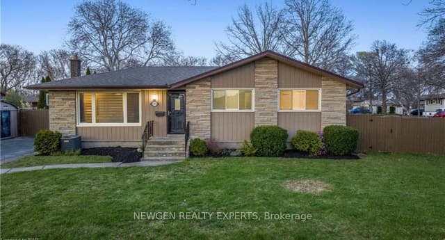 Detached at 5056 Heather Avenue, Niagara Falls, ON L2E 5J2