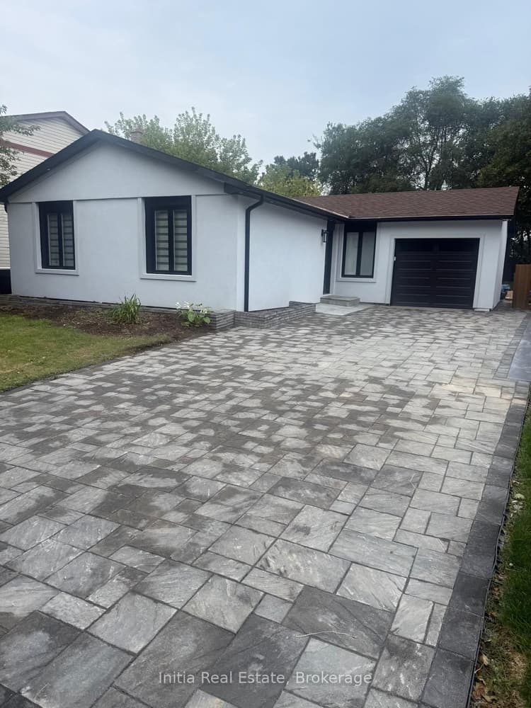 622 Elliott Crescent