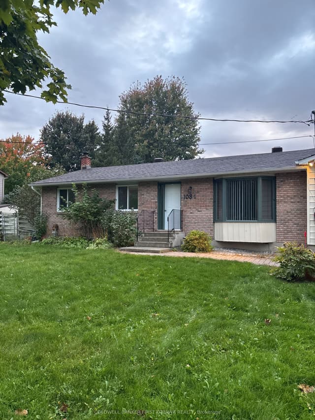 Detached at 1084 Eadie Road, Russell, ON K4R 1C3