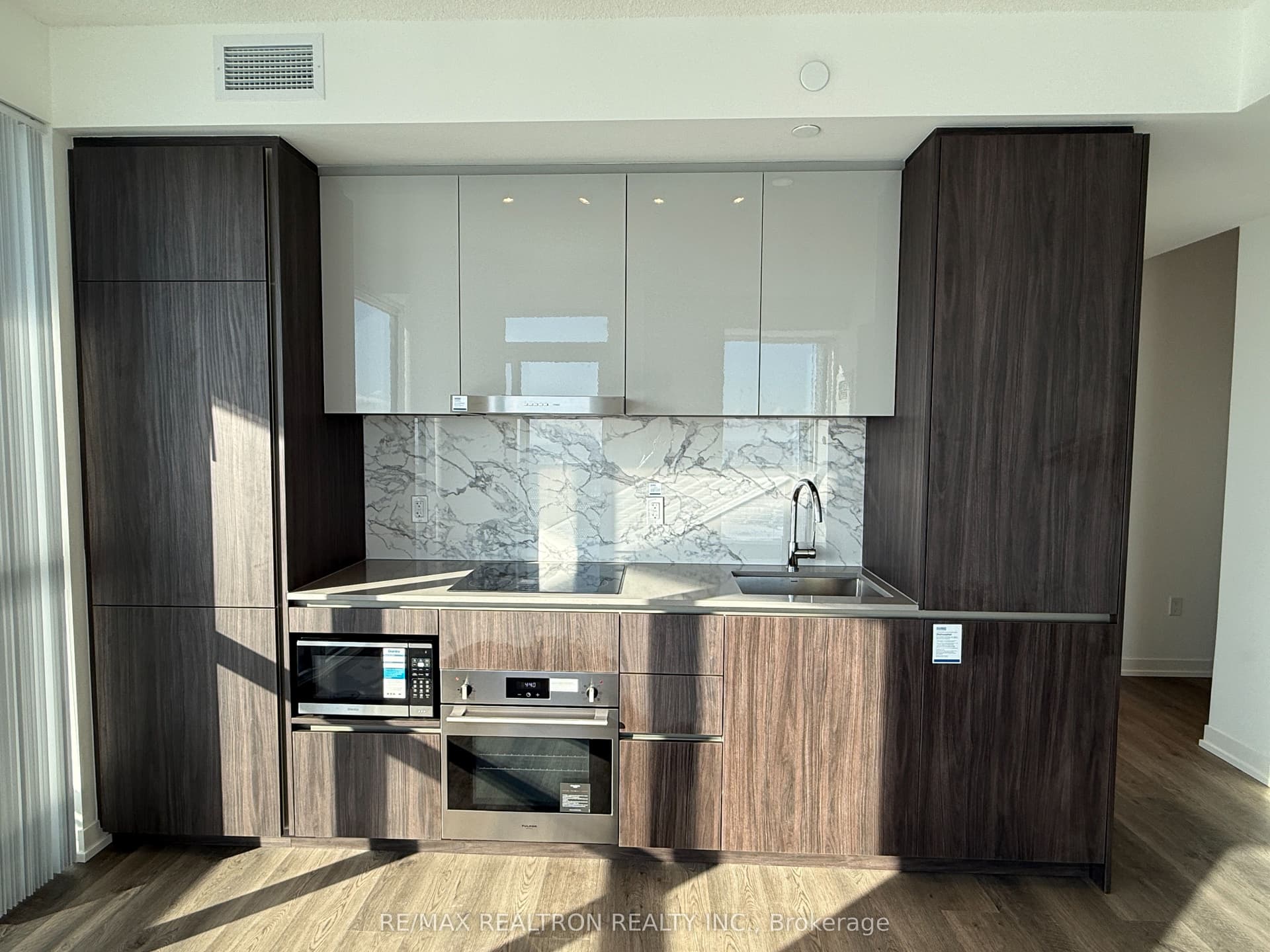 Suite 5212 · Floor 52, Unit 5212 · 8 Interchange Way