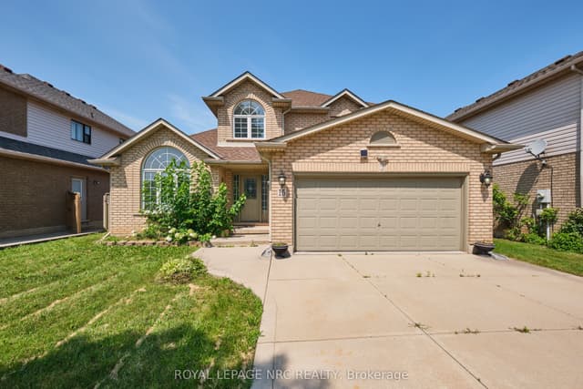 Detached at 15 Creanona Boulevard, Hamilton, ON L8E 5G2