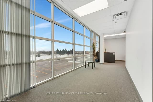Office at 2189 SPEERS Road, Oakville, ON L6L 2X9