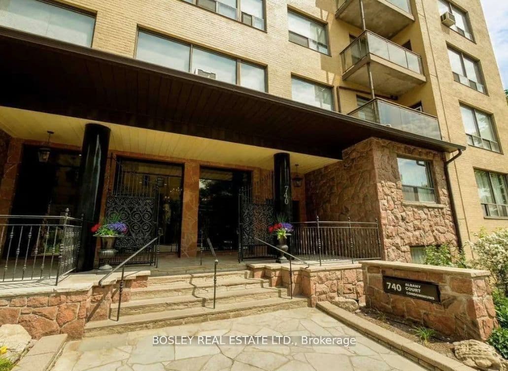 740 Eglinton Avenue in M5N