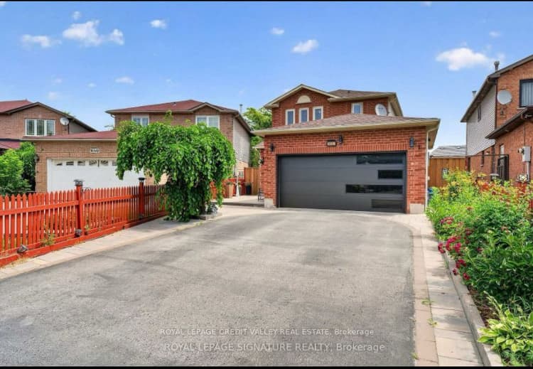 1642 Pepperwood Gate