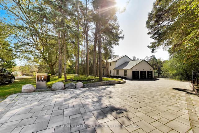 Detached at 17 Cynthia Crescent, Richmond Hill, ON L4E 2P8