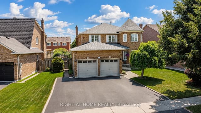 Detached at 17 Eaton Street, Halton Hills, ON L7G 5L4