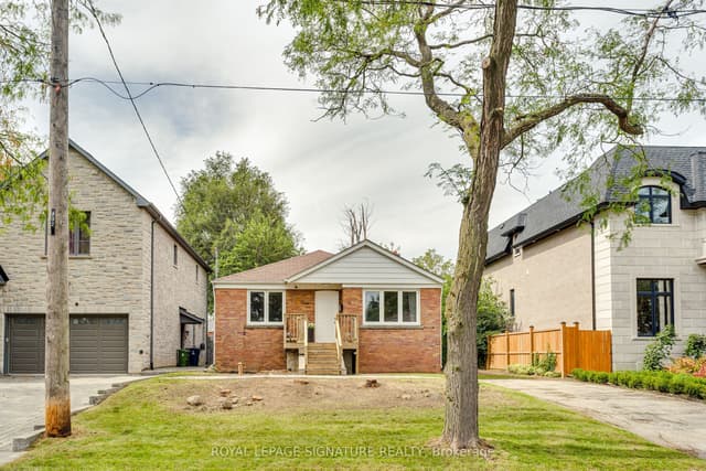 Detached at 32 Wigan Crescent, Toronto, ON M3H 3A4, Toronto C06
