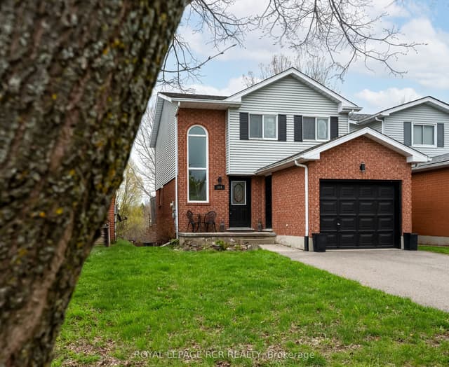 Detached at 364 Adams Court, Orangeville, ON L9W 4M2