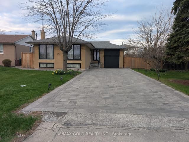 Detached at 357 Morden Road, Oakville, ON L6K 2S9