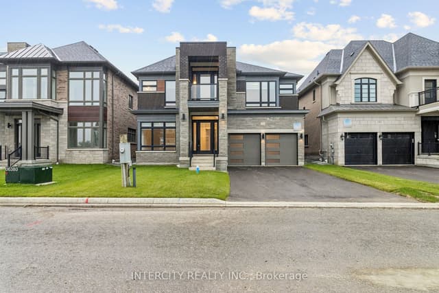 Detached at 15 Garriock Hall Avenue, King, ON L7B 0S8