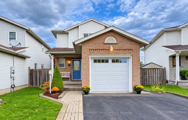 Detached at 24 White Sands Court, Kitchener, ON N2E 3S4