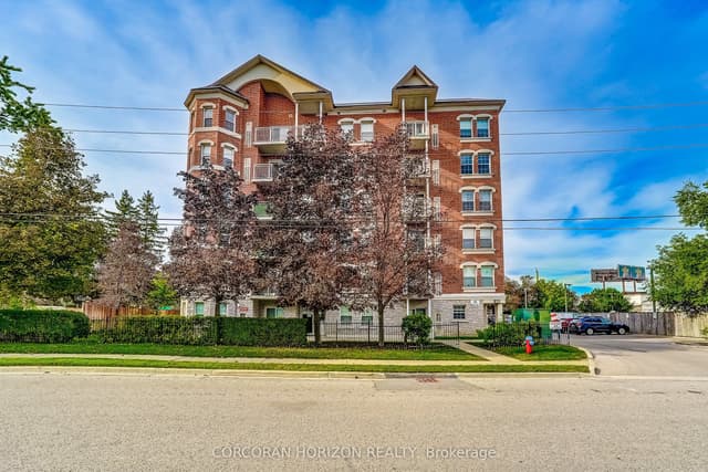 Condo Apartment at 35 Hunt Avenue PH3, Richmond Hill, ON L4C 4H1