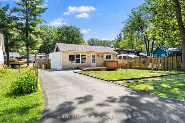 Detached at 25 Glendale Avenue, Wasaga Beach, ON L9Z 2T1