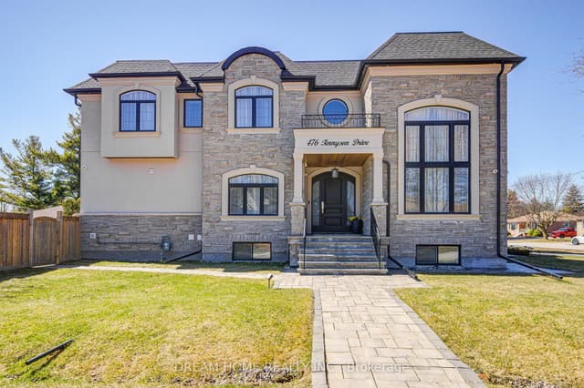 Detached at 476 TENNYSON Drive, Oakville, ON L6L 3Z1