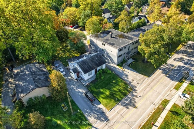 Detached at 374 Penn Avenue, Newmarket, ON L3Y 2S9