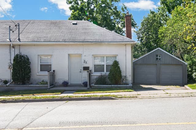 Semi-Detached at 21 Cedar Street, Cambridge, ON N1S 1T8