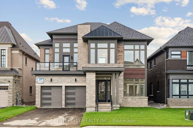 Detached at 17 Garriock Hall Avenue, King, ON L7B 0S8