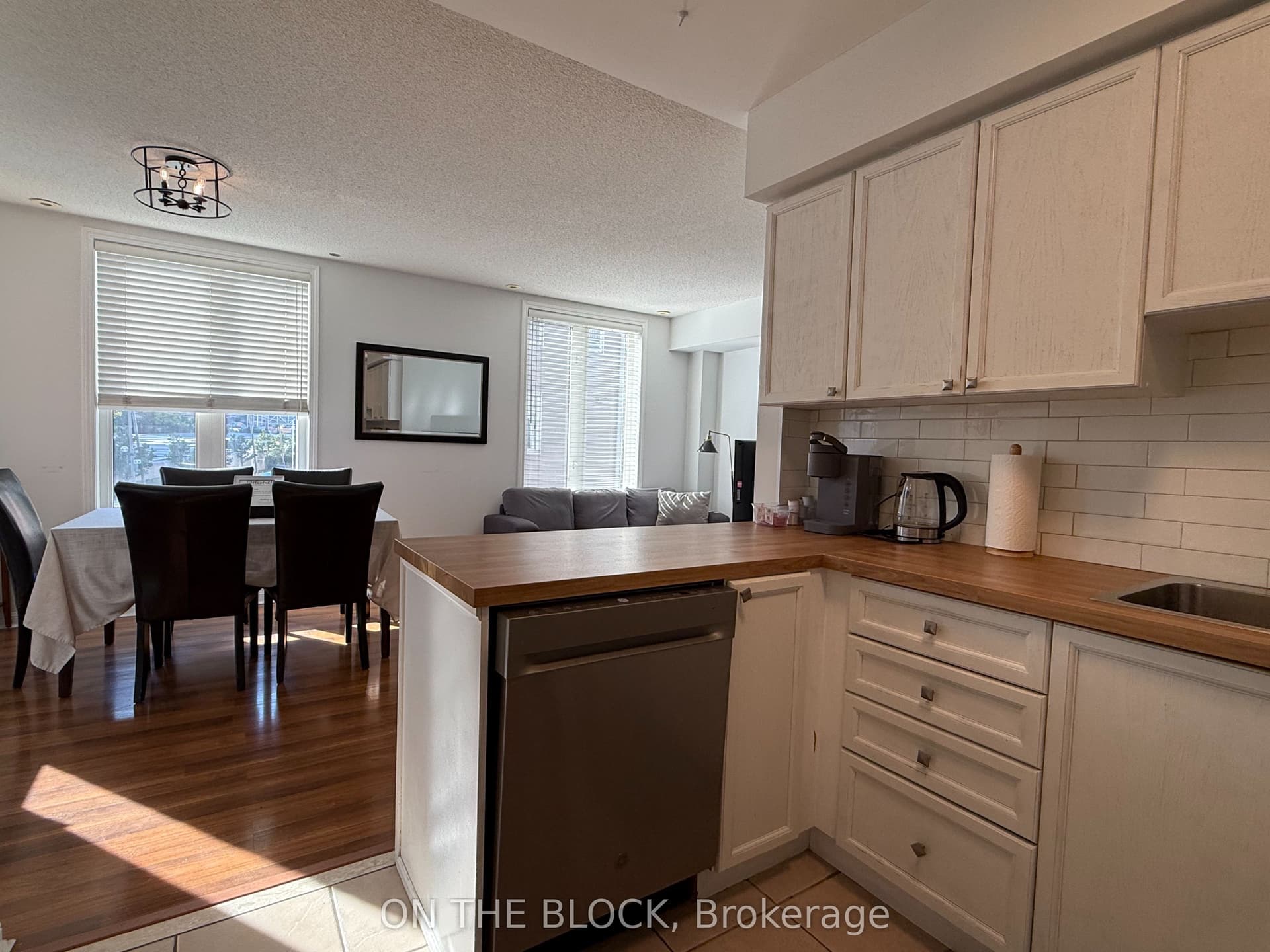 Suite 223 · Floor 2, Unit 223 · 28 Douro St