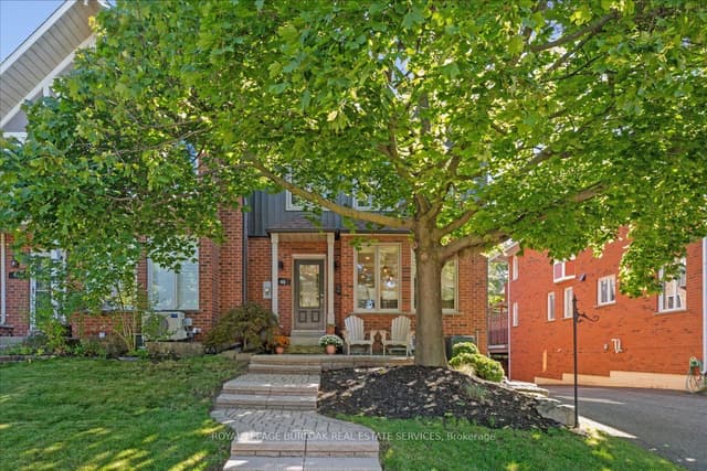 Att/Row/Townhouse at 44 Sunvale Place, Hamilton, ON L8E 4Z7