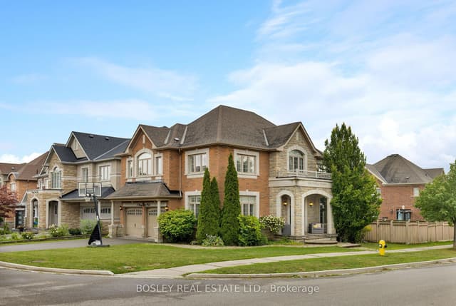 Detached at 1 Heritage Estates Road, Vaughan, ON L6A 4J7