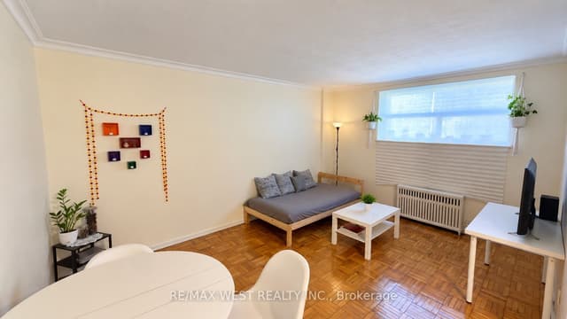 Multiplex at 10 Crown Hill Place 29, Toronto, ON M8Y 4C6, Toronto W07
