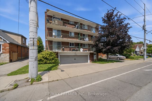 Multiplex at 214 Wentworth Street S, Hamilton, ON L8N 2Z4
