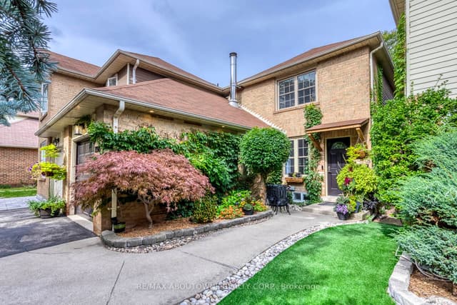 Detached at 1198 Potters Wheel Crescent, Oakville, ON L6M 1J2
