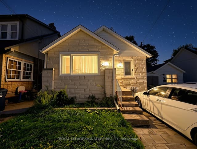 Detached at 118 Harding Boulevard Bsmt, Toronto, ON M1N 3E2, Toronto E06