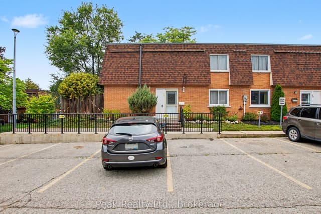 Condo Townhouse at 120 Country Club Drive 58, Guelph, ON N1E 3K7